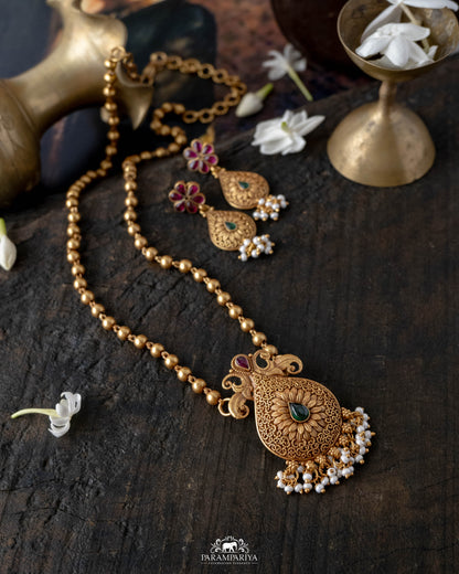 Varnika Necklace Set