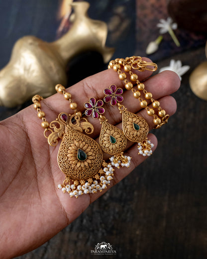 Varnika Necklace Set