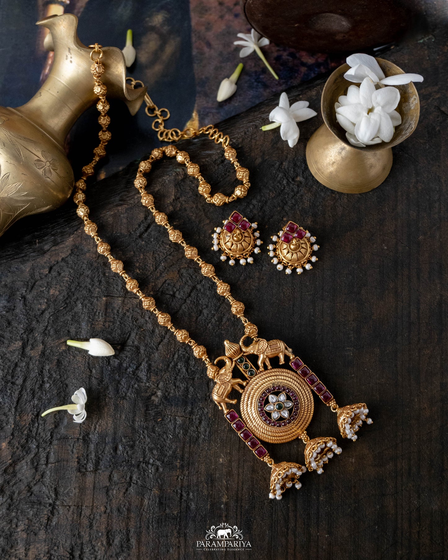 Gaja Necklace Set