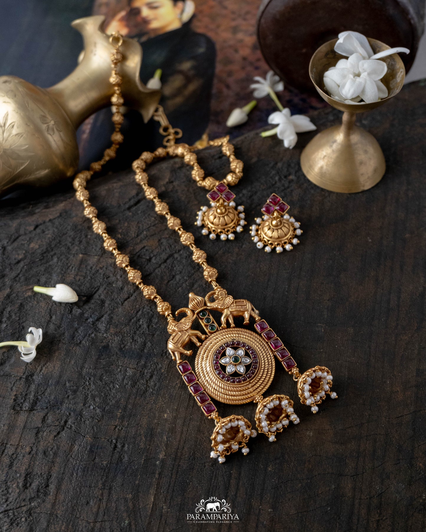 Gaja Necklace Set