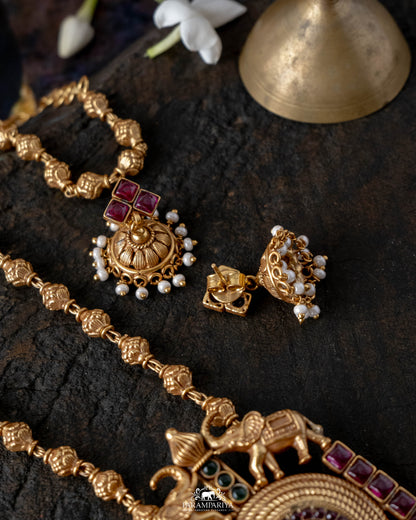 Gaja Necklace Set