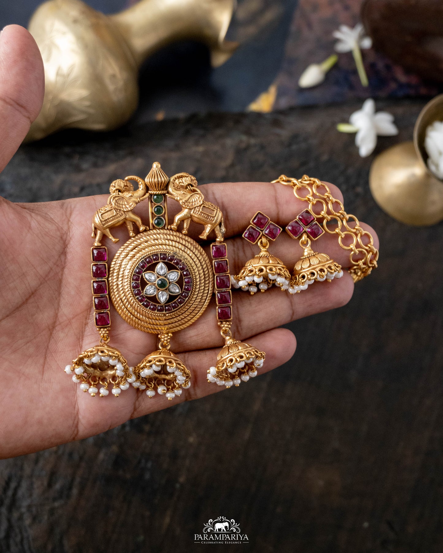 Gaja Necklace Set