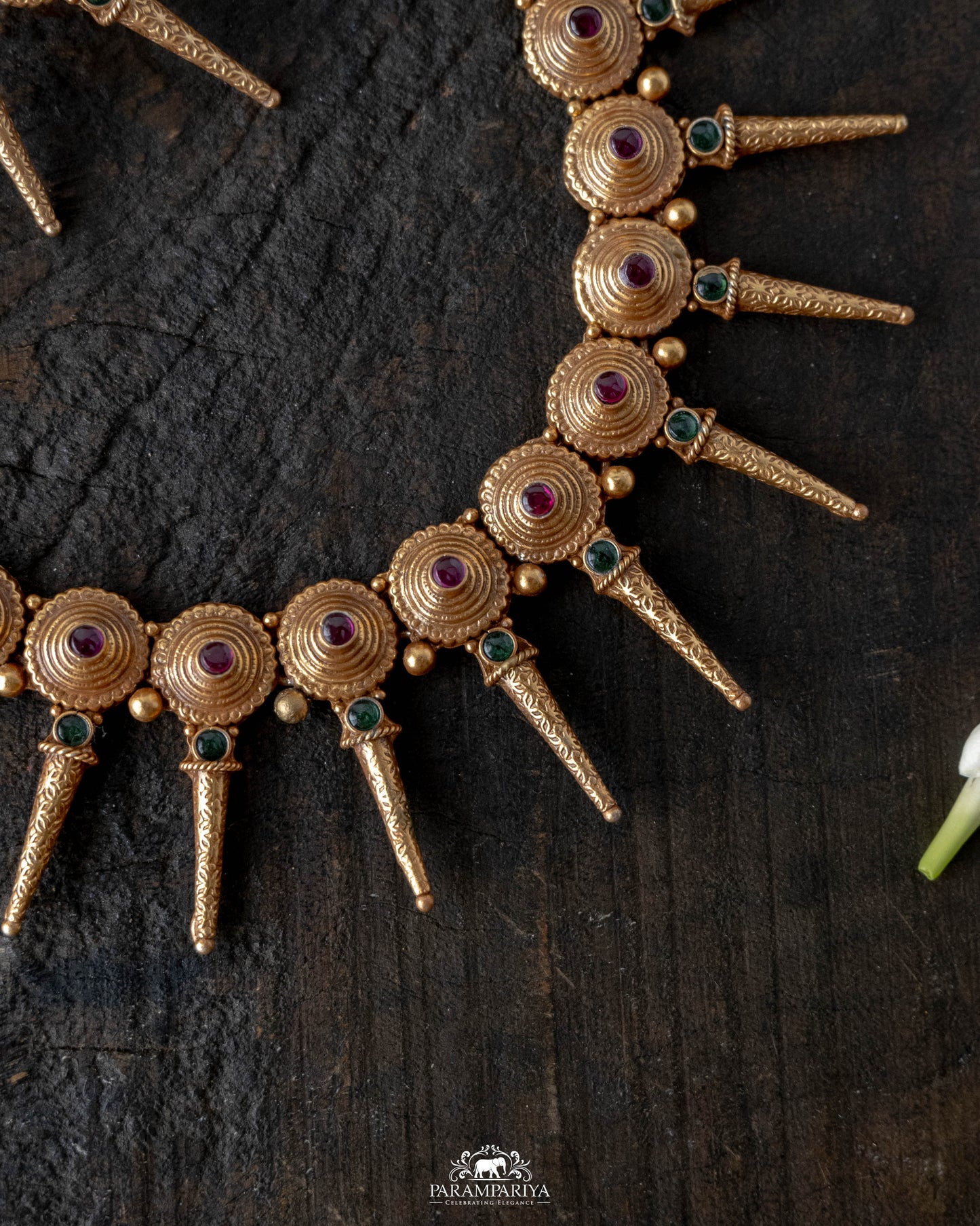 Nidhira Necklace Set