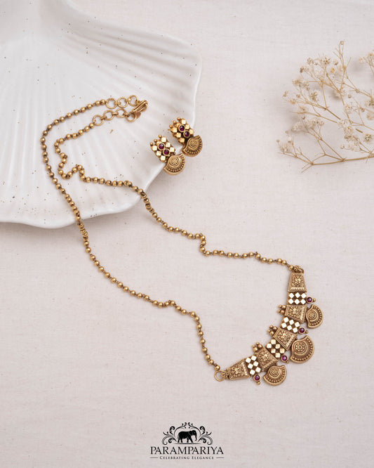 Gunta Necklace Set