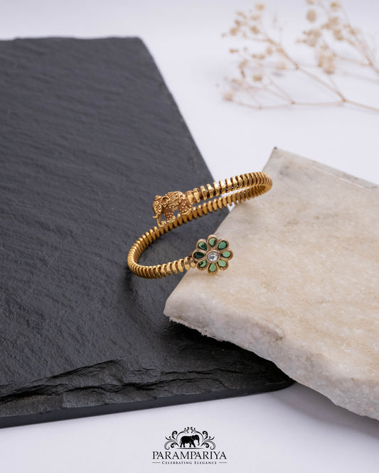 Shravya Bangle (Single)