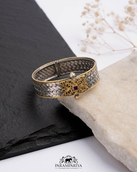 Niharika Bangle (Single)