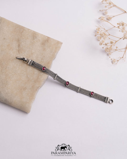 Pravara Bracelet (Single)