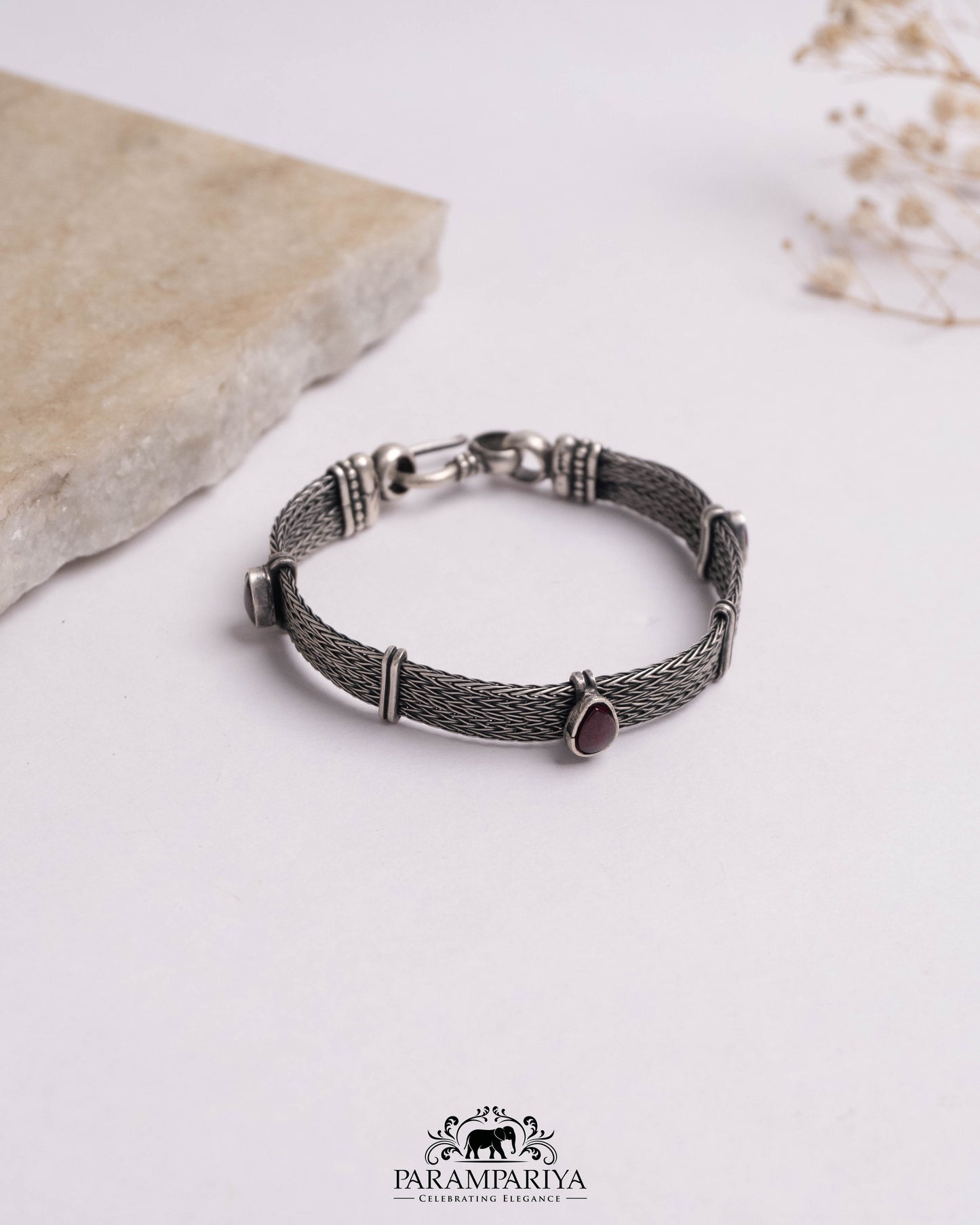 Pravara Bracelet (Single)