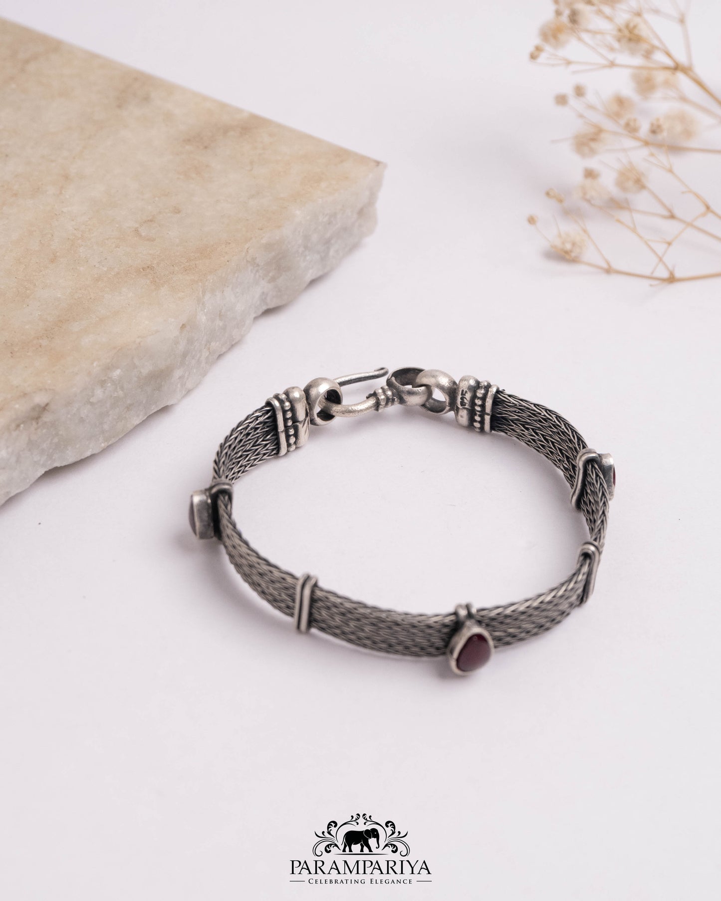 Pravara Bracelet (Single)