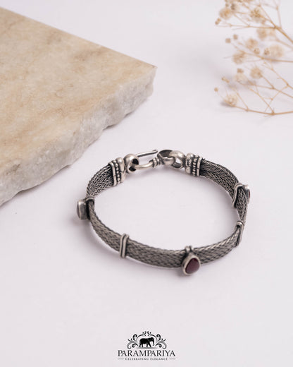 Pravara Bracelet (Single)