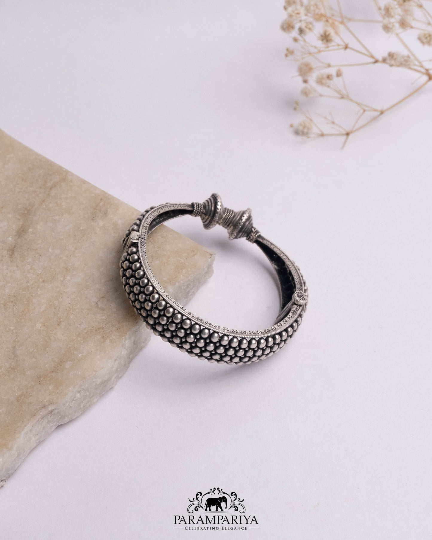 Mira Bangle (Single)