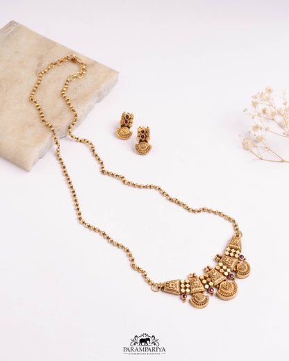 Gunta Necklace Set
