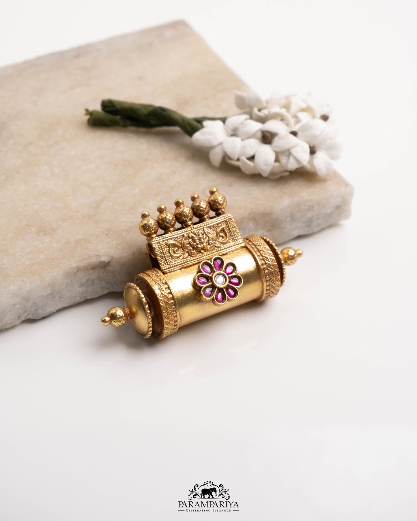 Ovika Pendant (Openable)