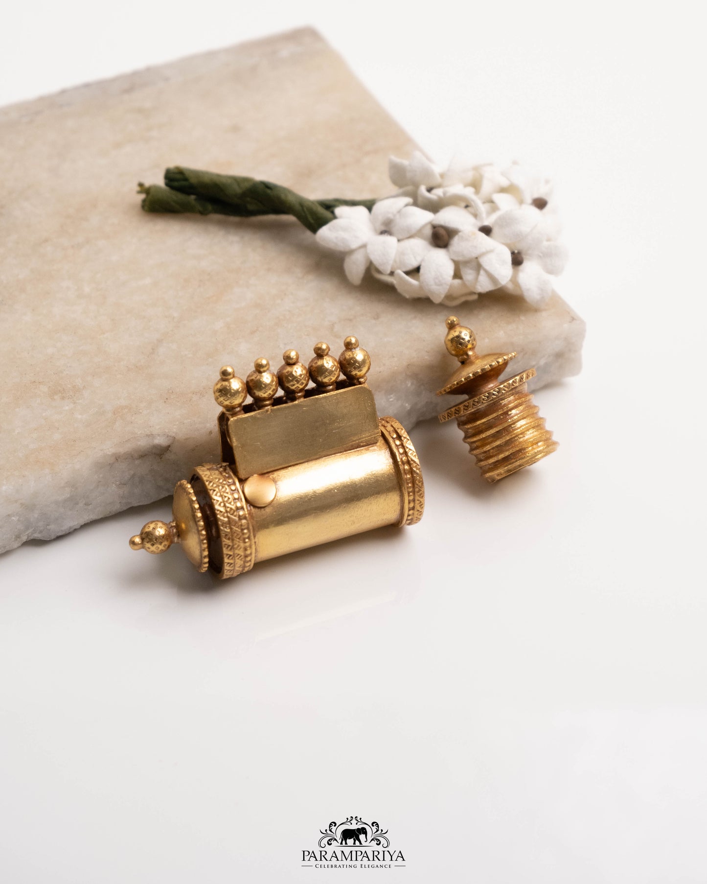 Ovika Pendant (Openable)