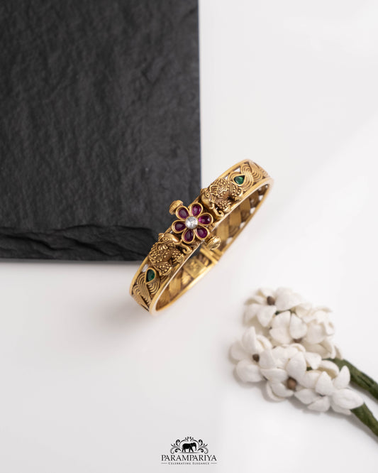 Manav Bangle (Single)