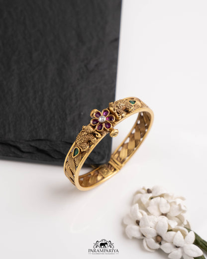 Manav Bangle (Single)