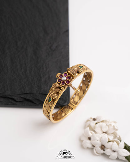 Manav Bangle (Single)