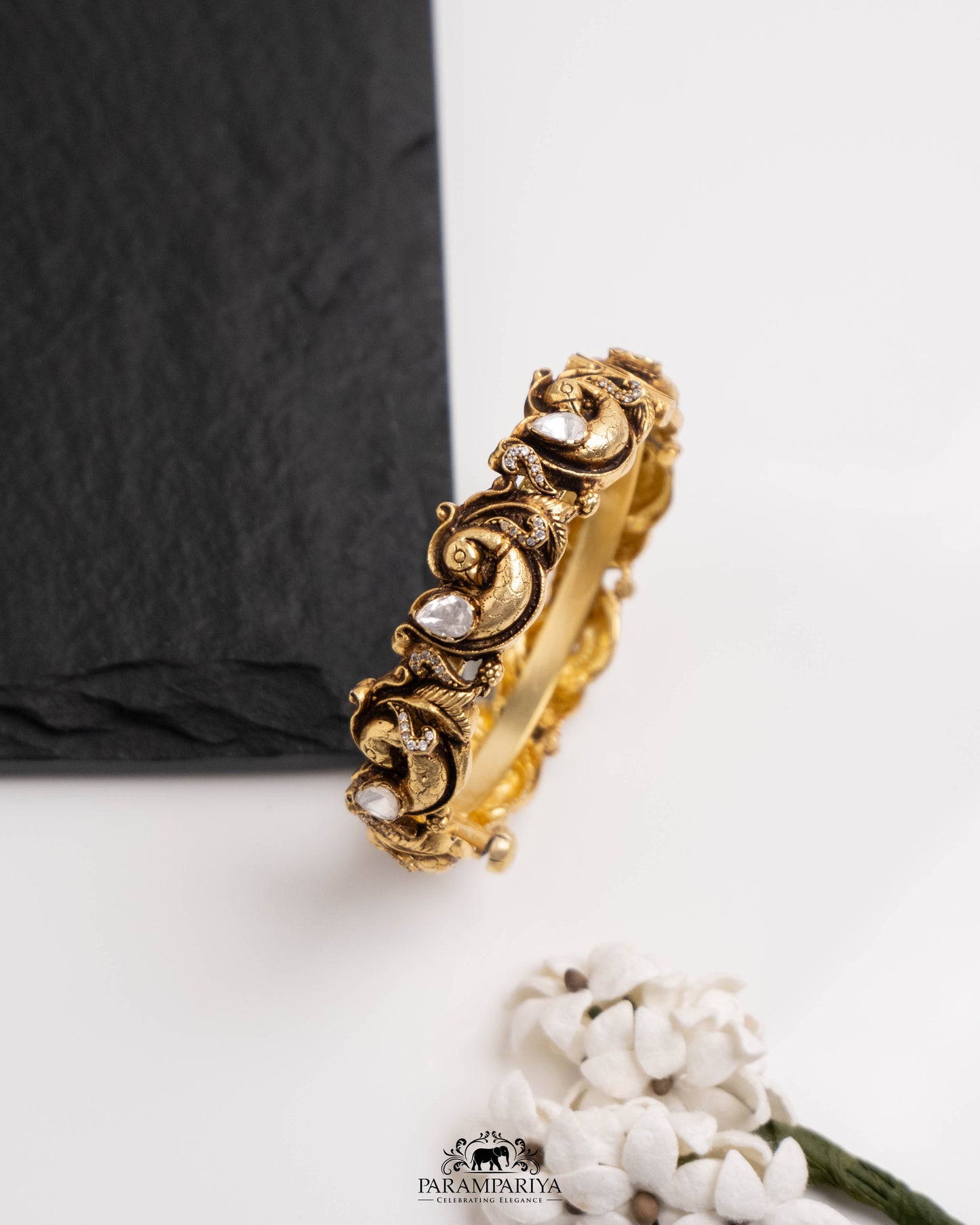 Sinu Bangle (Single)