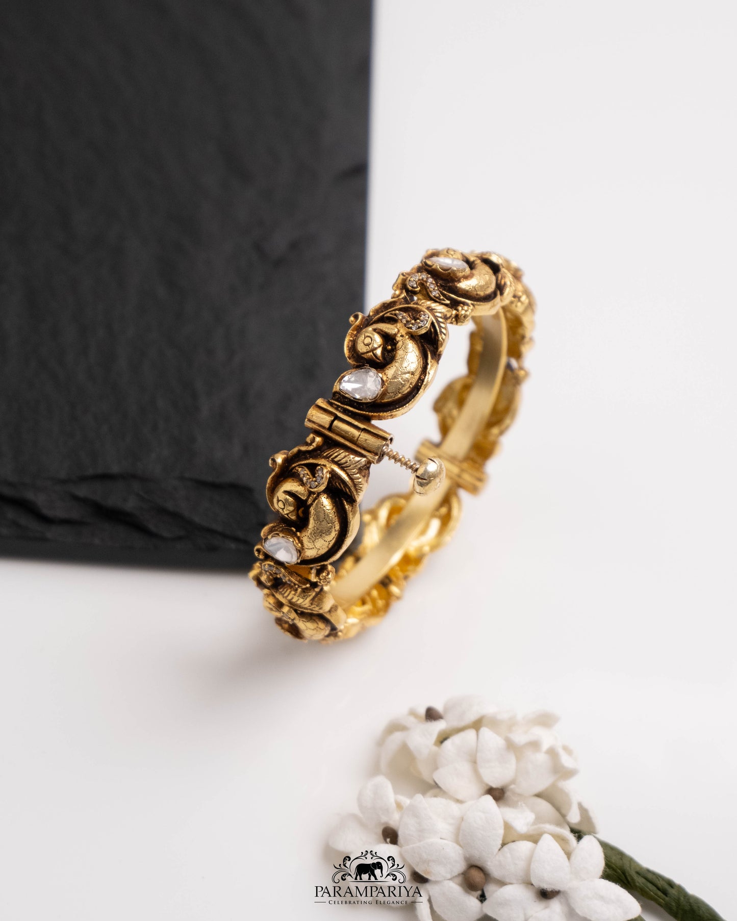 Sinu Bangle (Single)