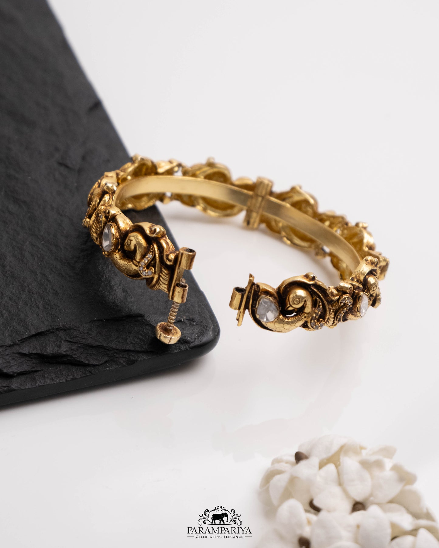 Sinu Bangle (Single)