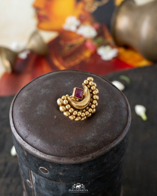 Nesan Finger Ring