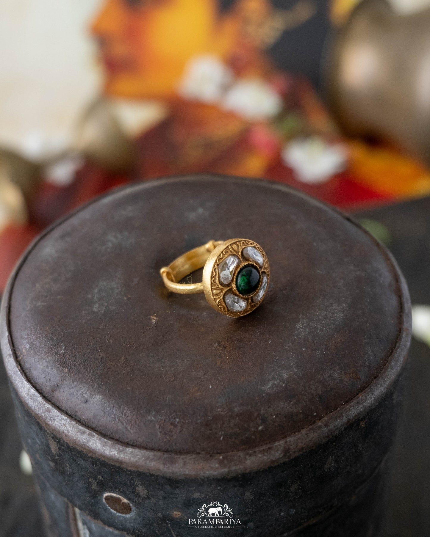 Varad Finger Ring