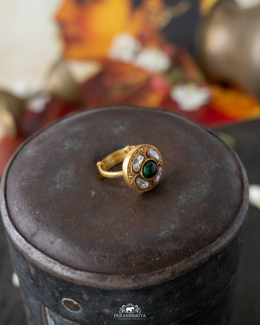 Varad Finger Ring