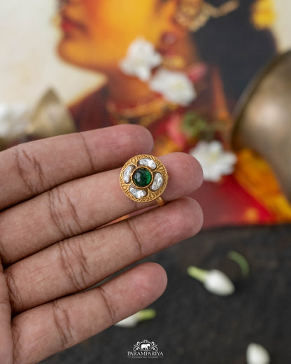 Varad Finger Ring