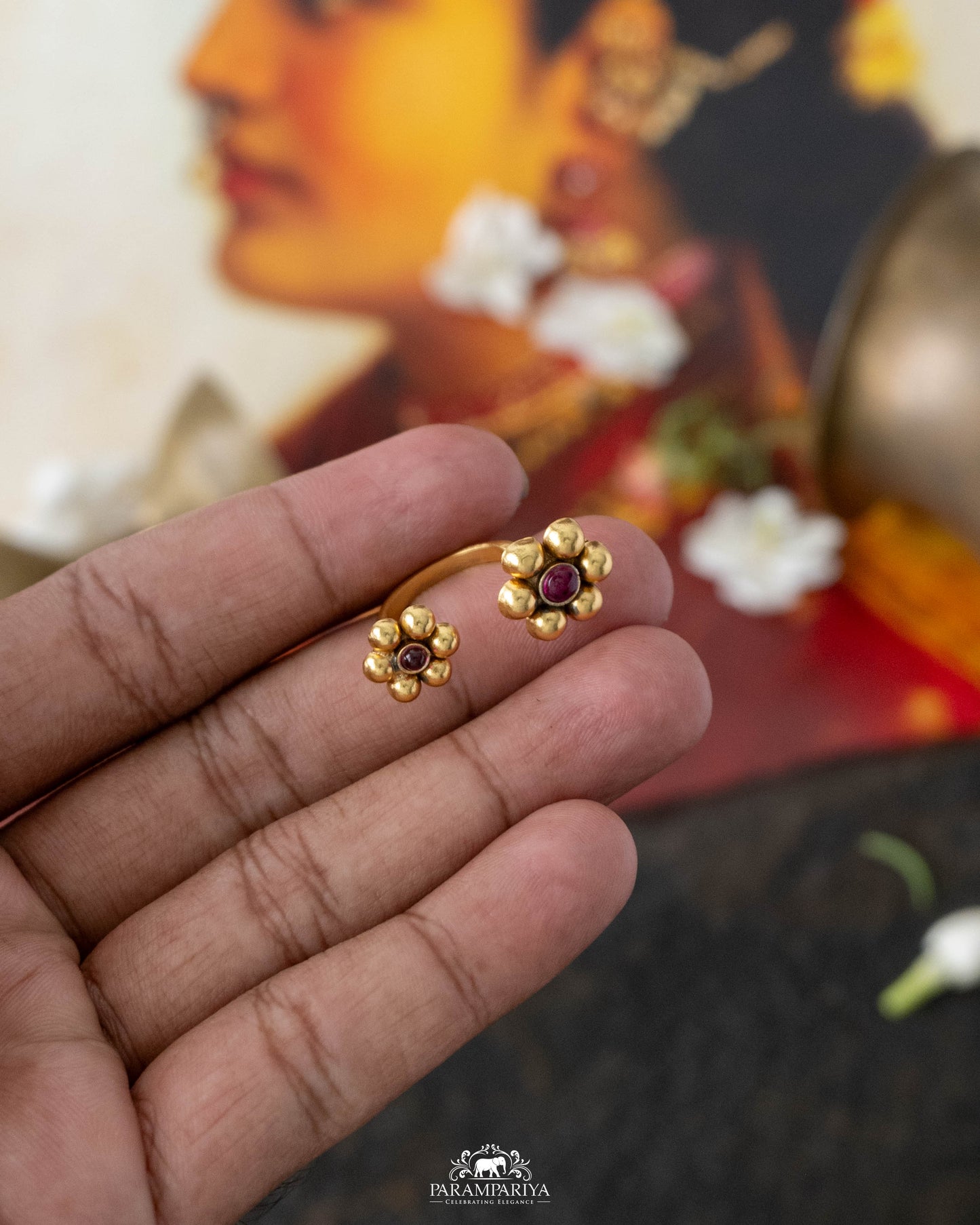 Parithi Finger Ring