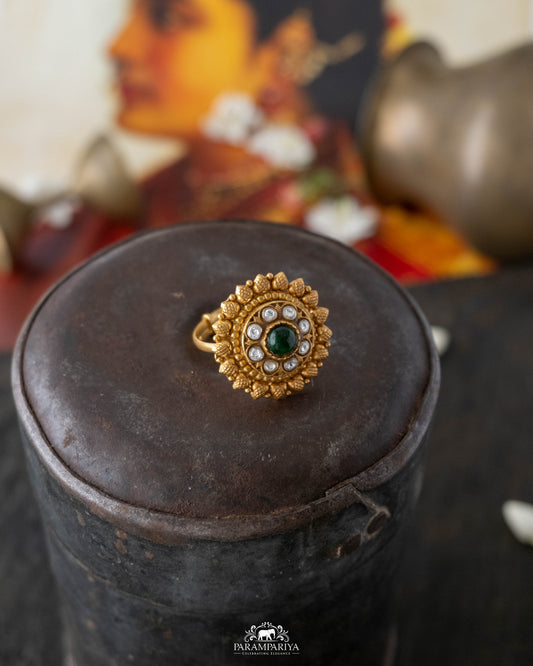 Aavirai Finger Ring