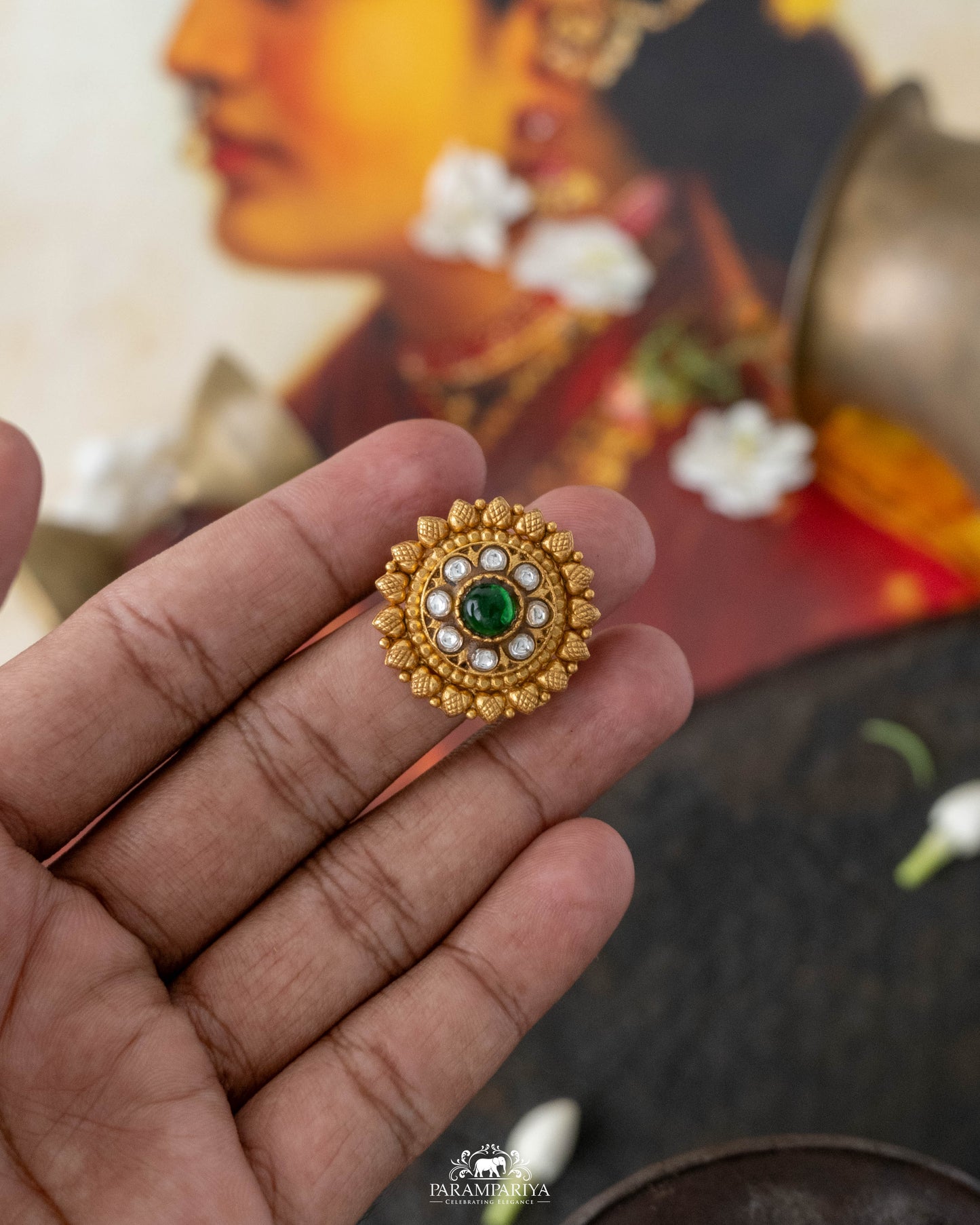 Aavirai Finger Ring