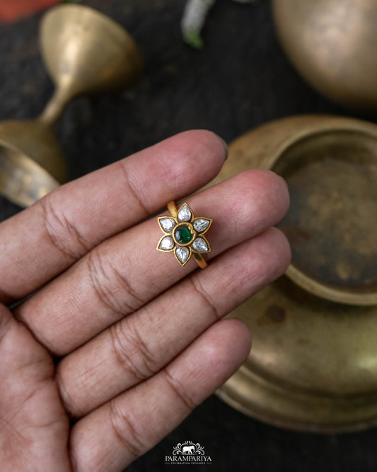 Madhi Finger Ring