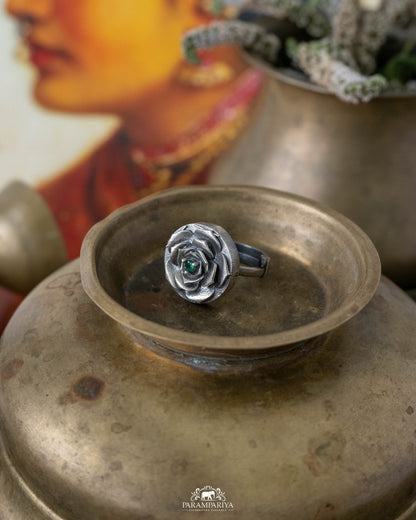 Dhanvi Finger Ring