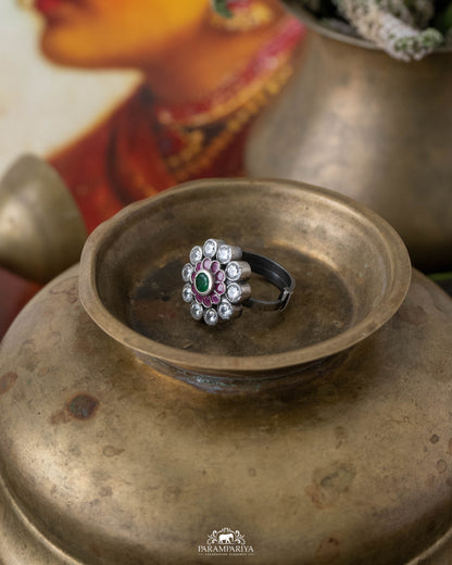 Liniya Finger Ring