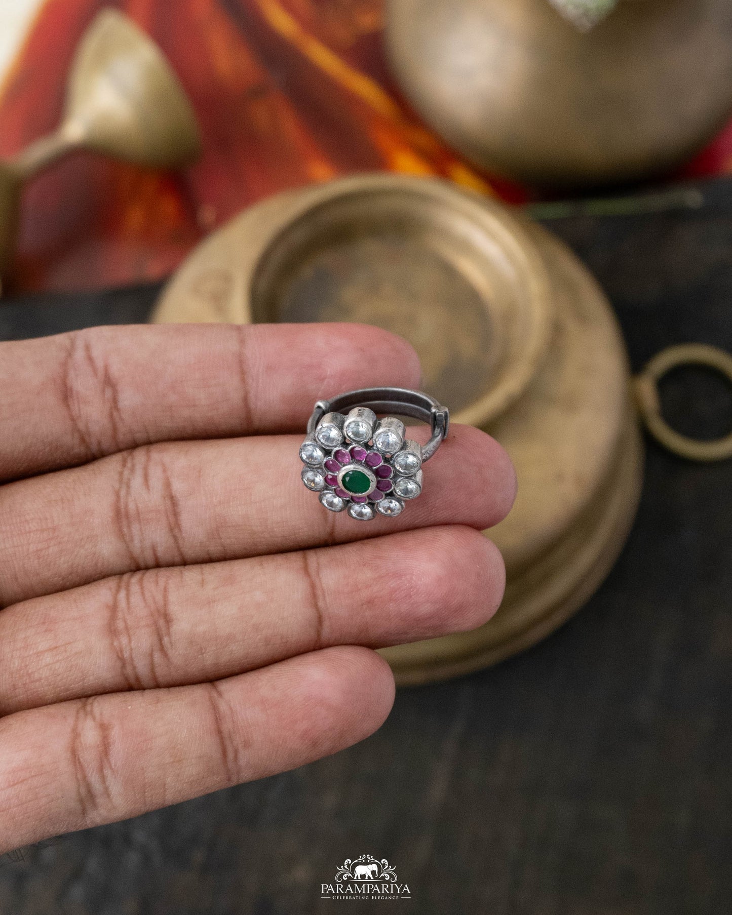 Liniya Finger Ring