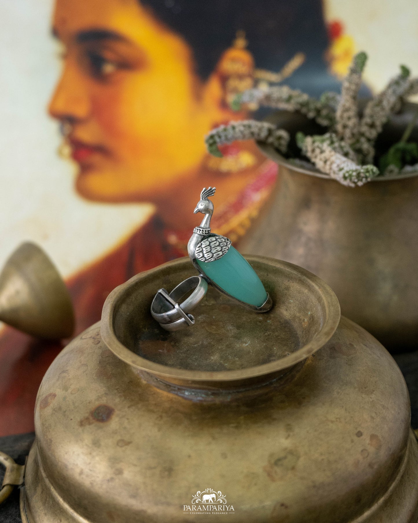Tavish Finger Ring