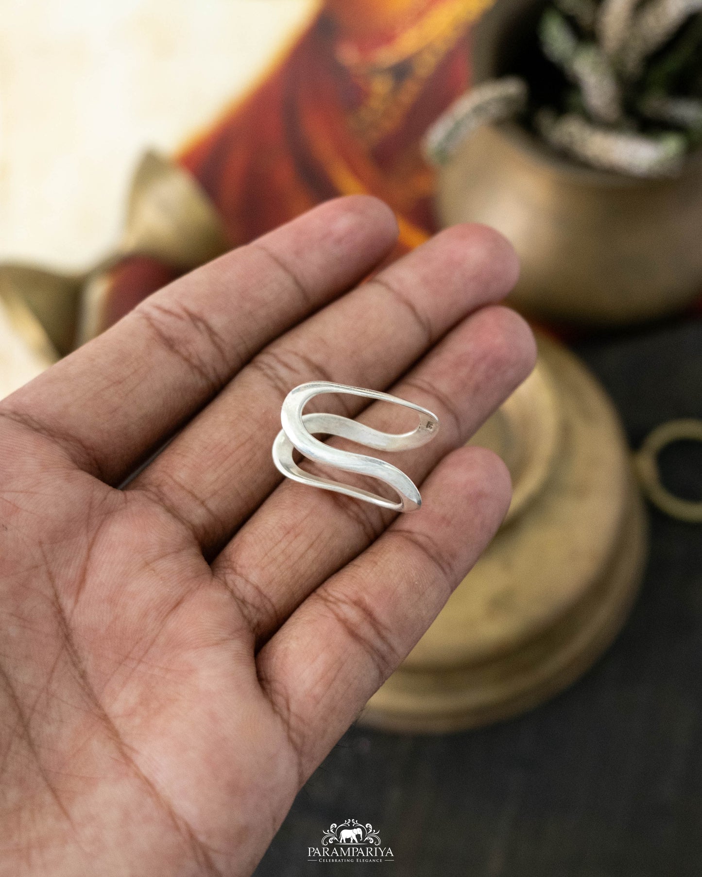 Mahika  Finger Ring