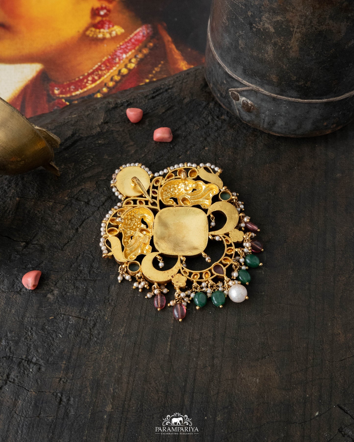 Nivika Pendant