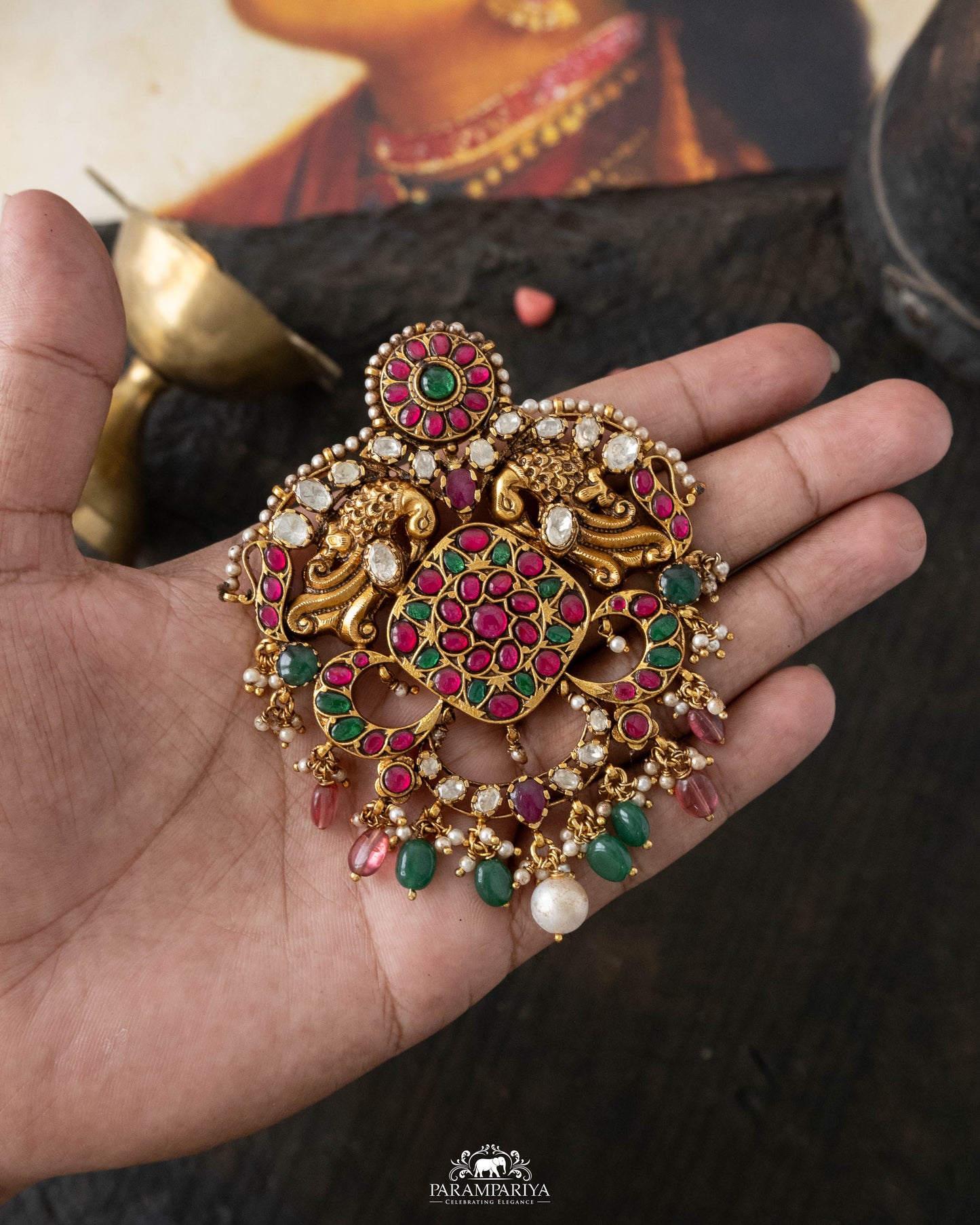Nivika Pendant
