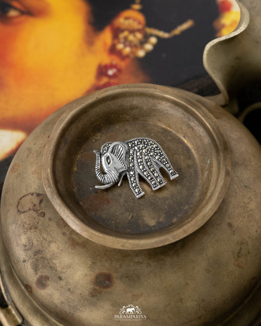 Yaana Brooch