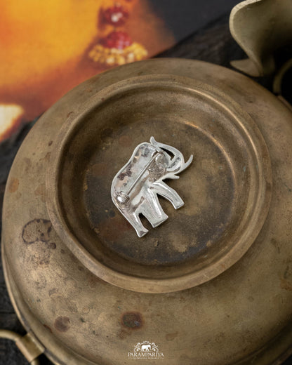 Yaana Brooch