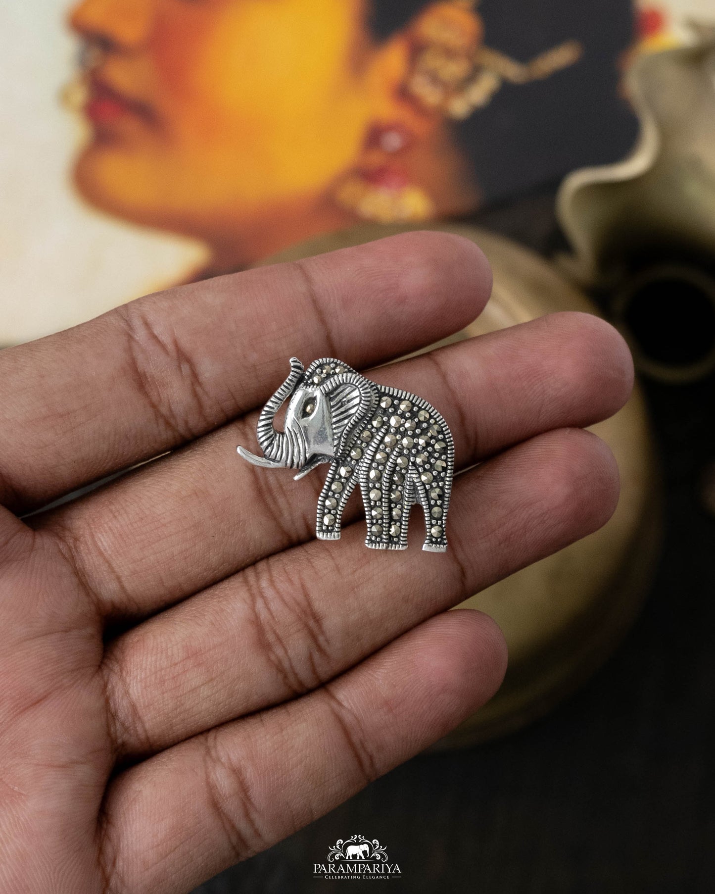 Yaana Brooch