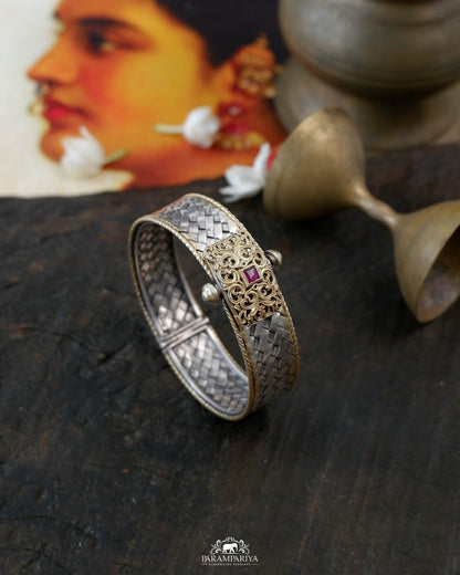 Niharika Bangle (Single)
