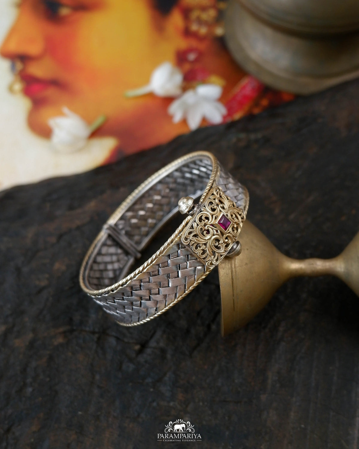 Niharika Bangle (Single)