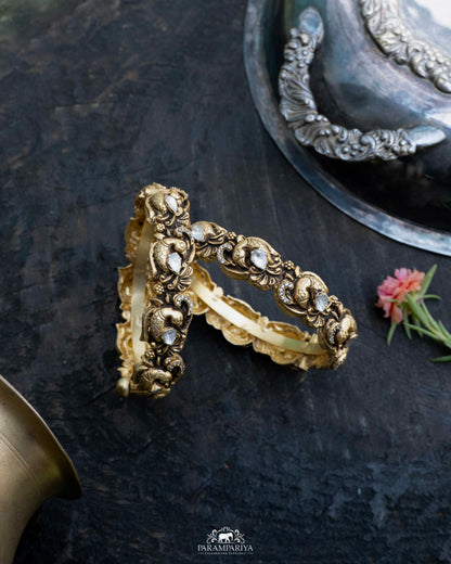 Vanya Bangle (Single)