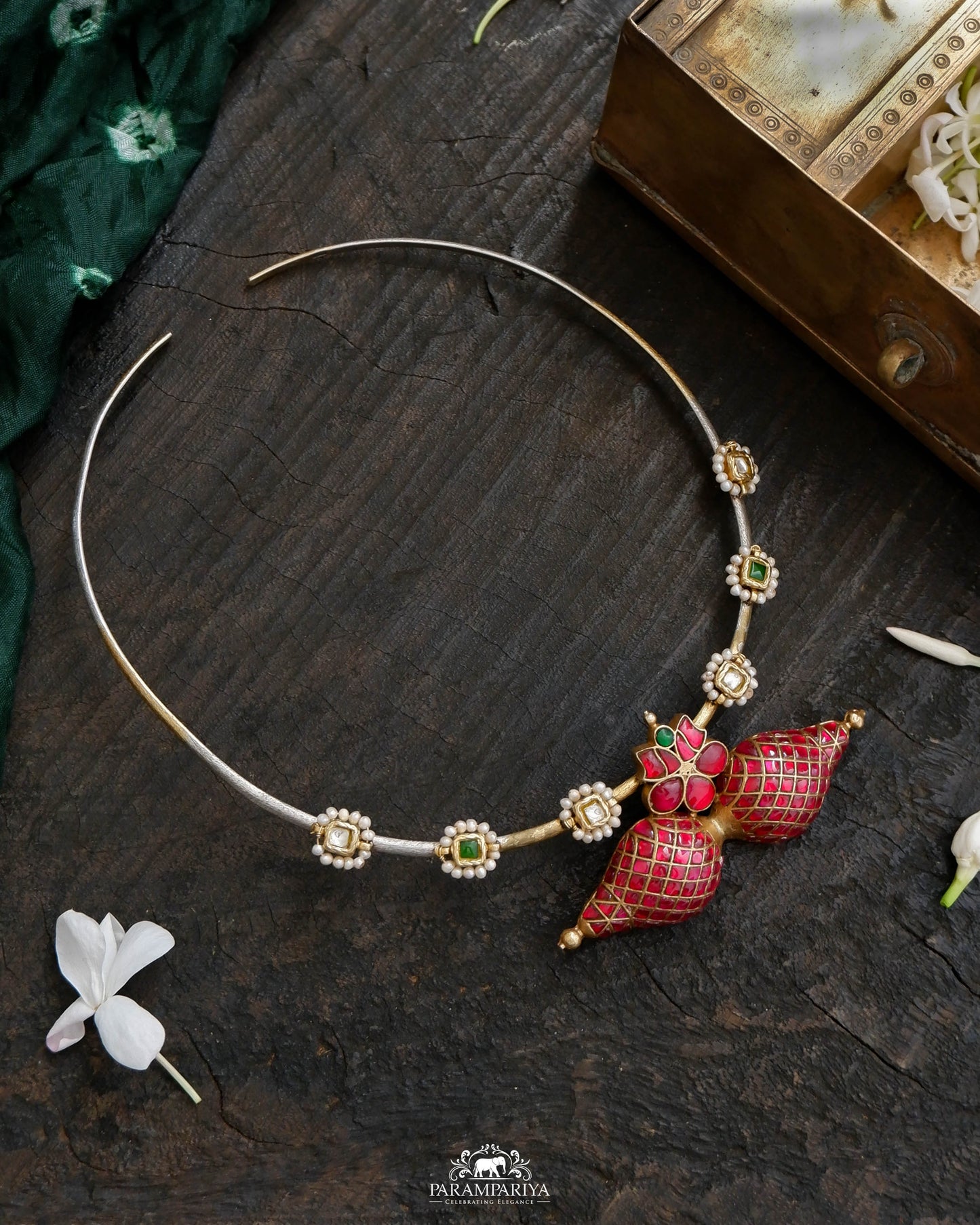 Riya Necklace