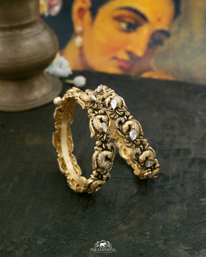 Vanya Bangle (Single)