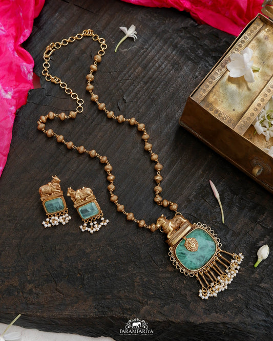 Aghnya Necklace Set