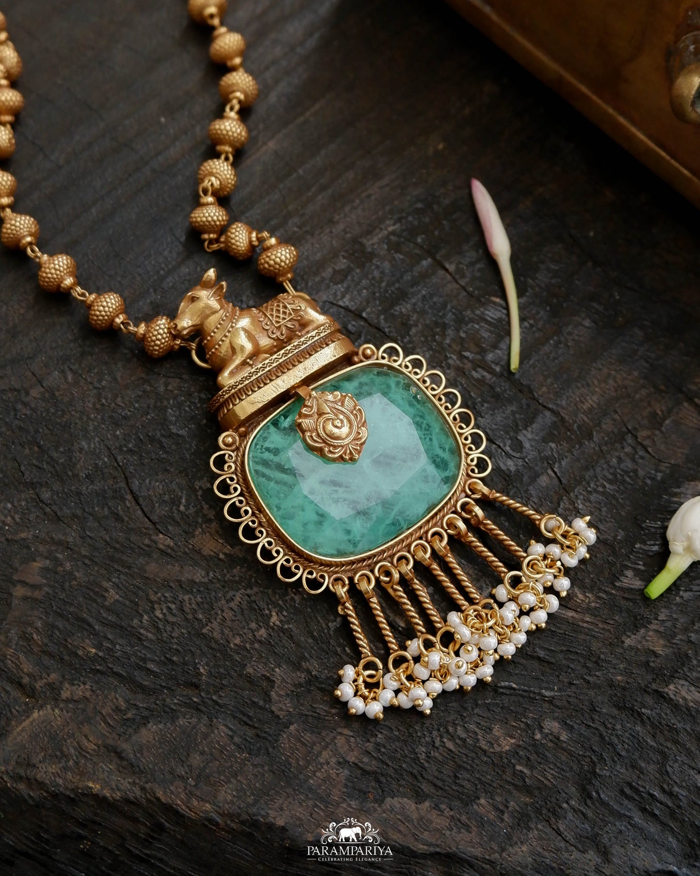 Aghnya Necklace Set