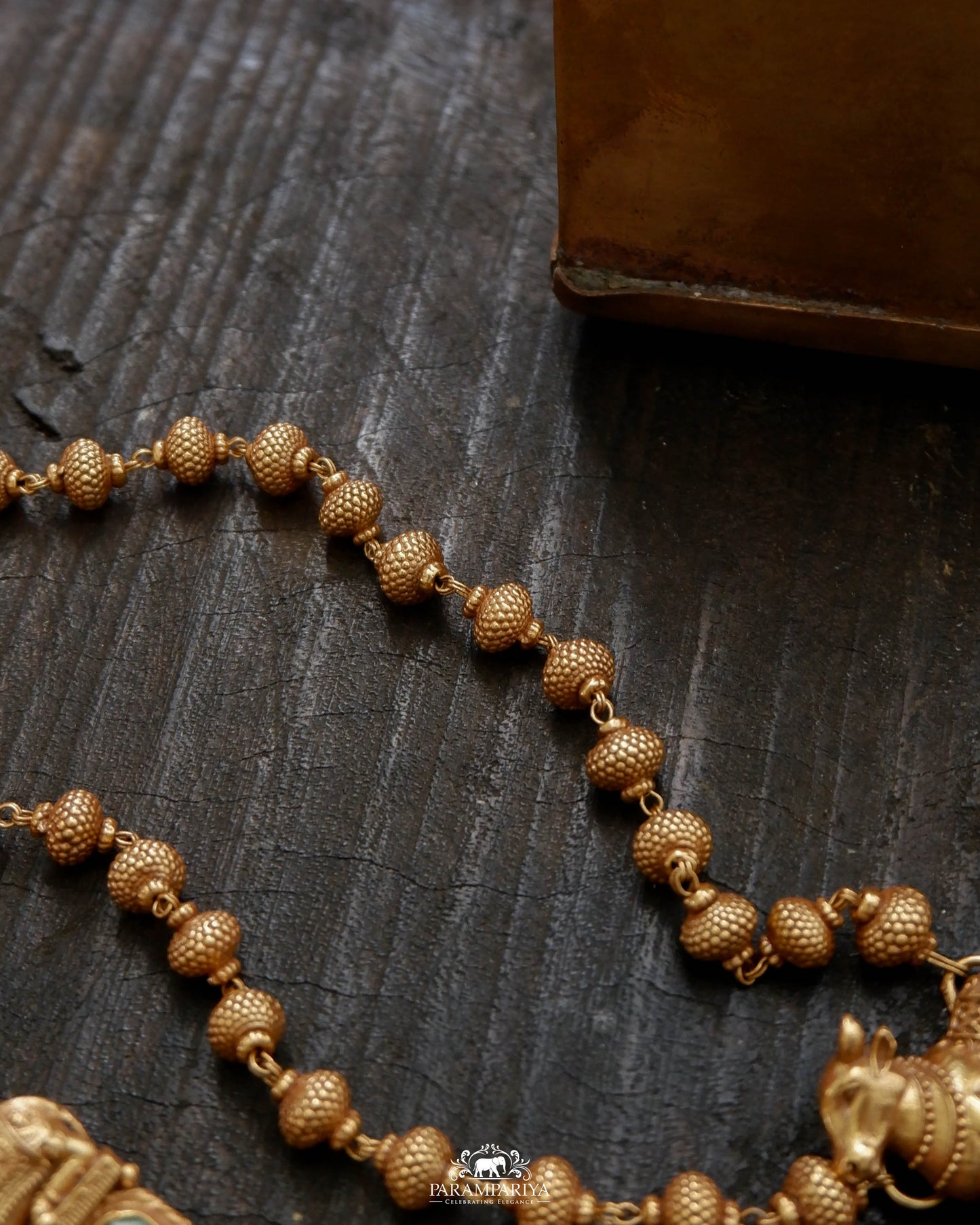 Aghnya Necklace Set